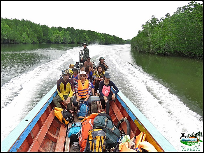 โปรแกรมทัวร์ท่องเที่ยวทริปทะเลดำน้ำเกาะช้าง Green Banana- Pirate house 
กรีนบานาน่า บ้านโจรสลัด จ.ระนอง