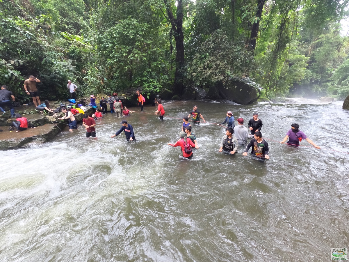 โปรแกรมทัวร์ท่องเที่ยวทริปเดินป่าตาดหินแดง
 -บ้านหนองหลวง เมืองปากซอง สปป.ลาว