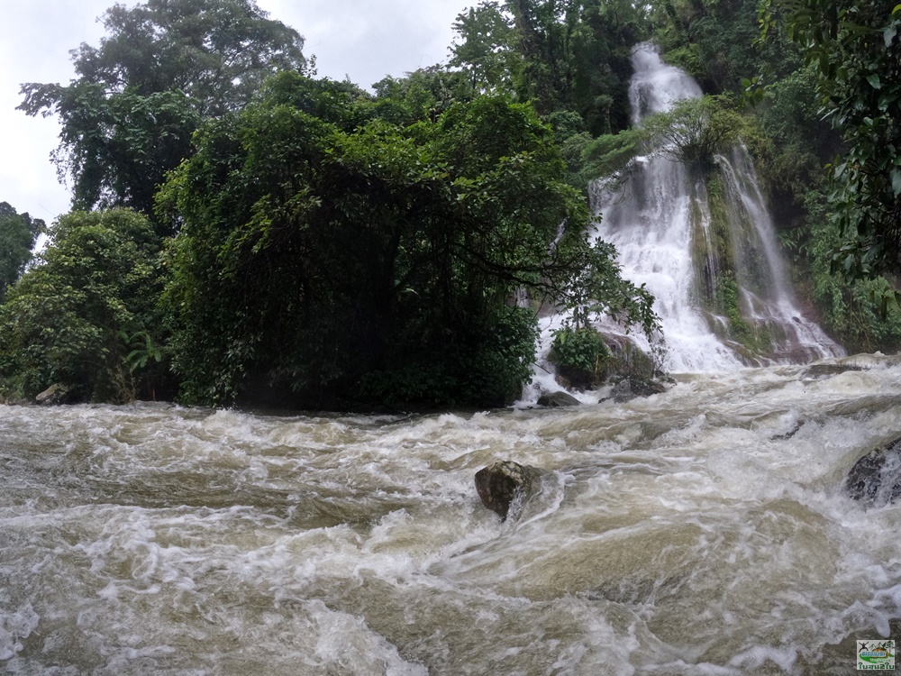 โปรแกรมทัวร์ท่องเที่ยวทริปเดินป่าตาดหินแดง
 -บ้านหนองหลวง เมืองปากซอง สปป.ลาว