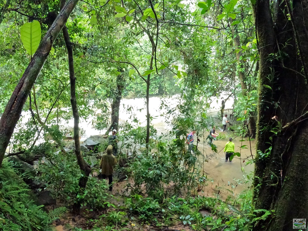 โปรแกรมทัวร์ท่องเที่ยวทริปเดินป่าตาดหินแดง
 -บ้านหนองหลวง เมืองปากซอง สปป.ลาว