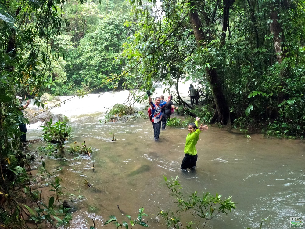 โปรแกรมทัวร์ท่องเที่ยวทริปเดินป่าตาดหินแดง
 -บ้านหนองหลวง เมืองปากซอง สปป.ลาว