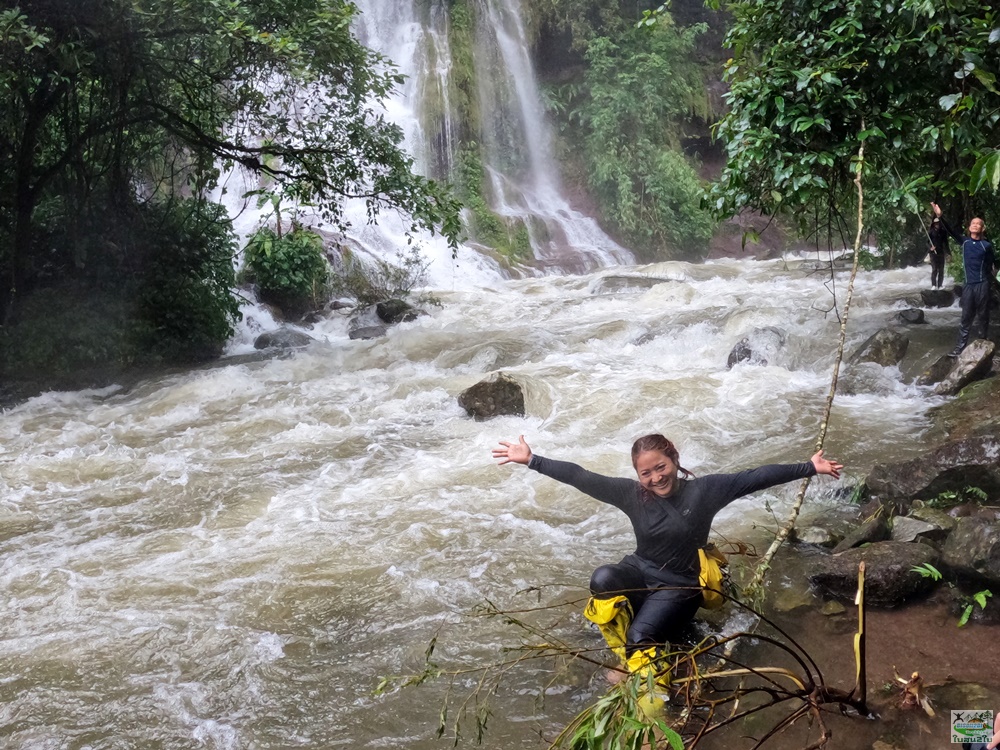 โปรแกรมทัวร์ท่องเที่ยวทริปเดินป่าตาดหินแดง
 -บ้านหนองหลวง เมืองปากซอง สปป.ลาว