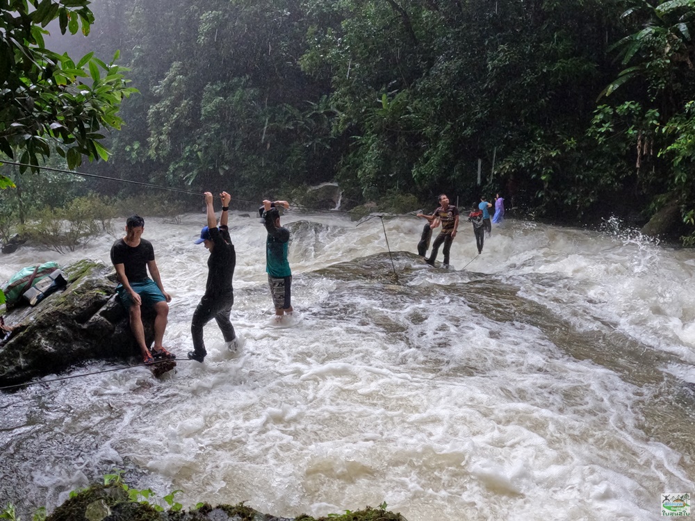 โปรแกรมทัวร์ท่องเที่ยวทริปเดินป่าตาดหินแดง
 -บ้านหนองหลวง เมืองปากซอง สปป.ลาว