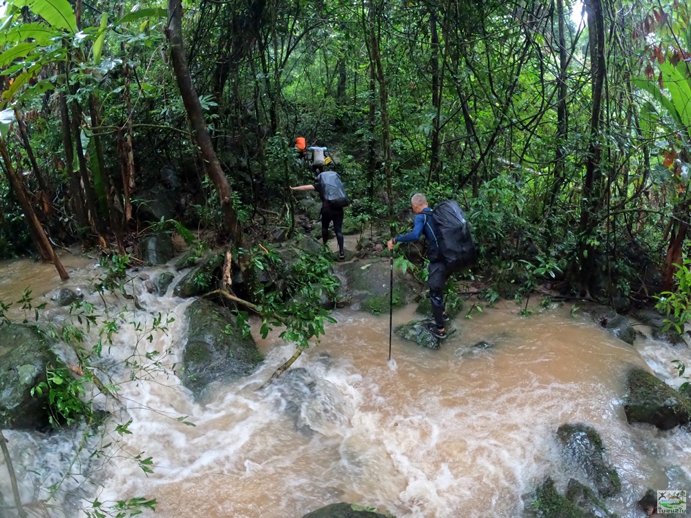 โปรแกรมทัวร์ท่องเที่ยวทริปเดินป่าตาดหินแดง
 -บ้านหนองหลวง เมืองปากซอง สปป.ลาว