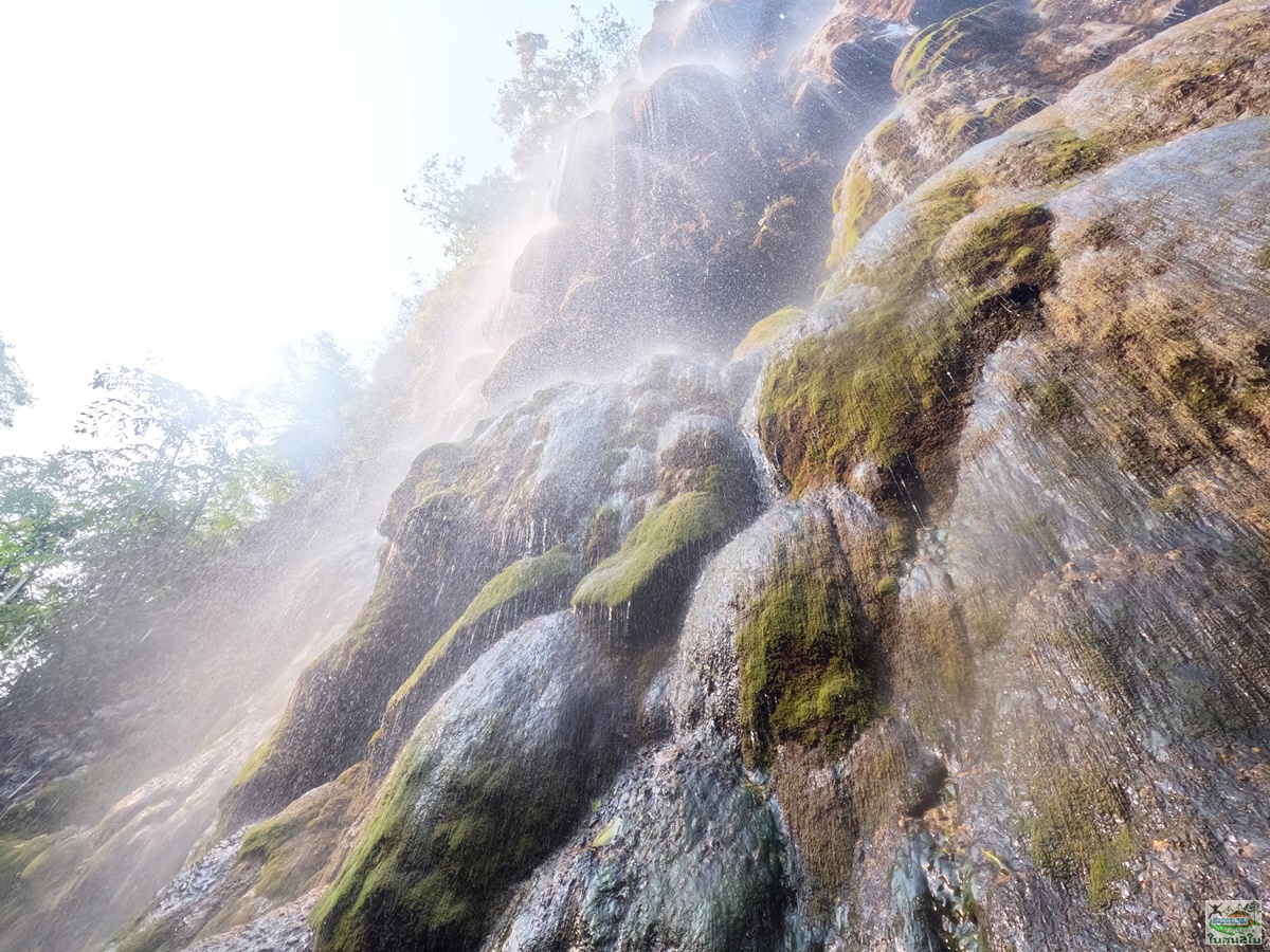 ทัวร์เดินป่าแค้มป์ปิ้งท่องเที่ยวทริปล่องแพยางน้ำตกทีลอเล-น้ำตกขั้นบันได